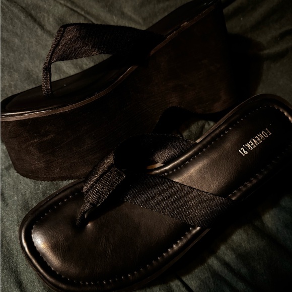 Forever 21 Black Women's Platform Sandals - Picture 2 of 2